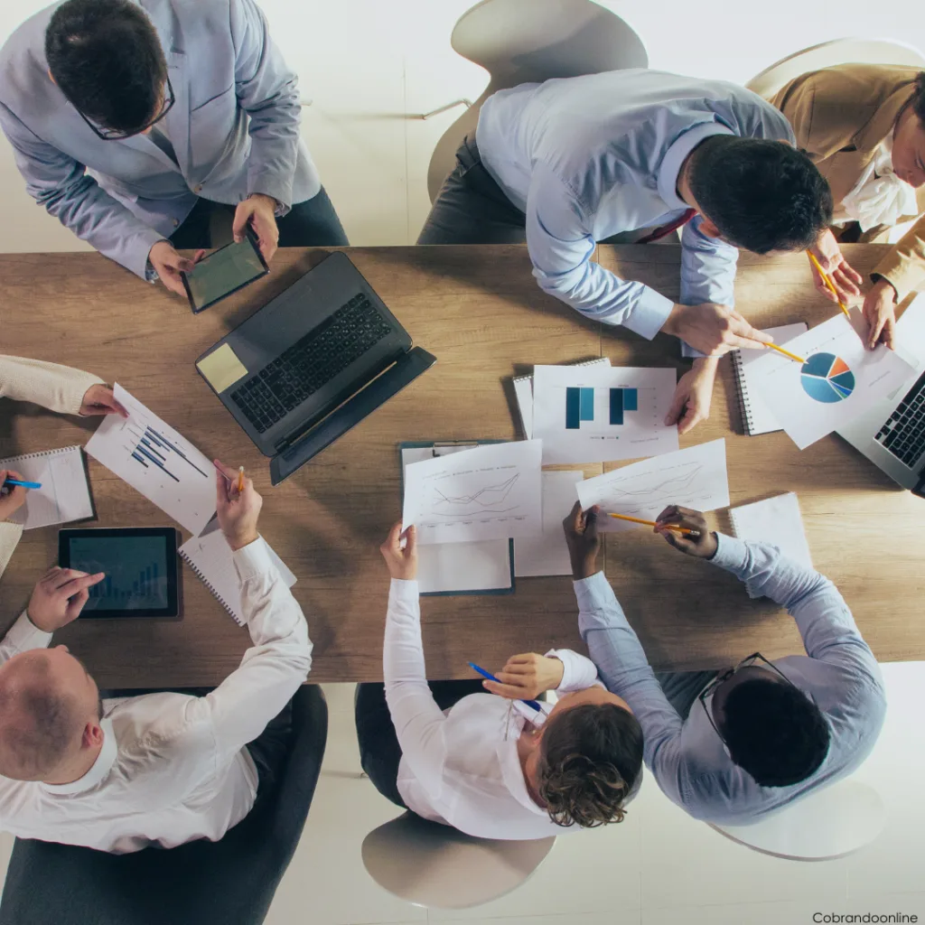 Equipo especializado en recuperación de cartera y gestión de cobros empresariales